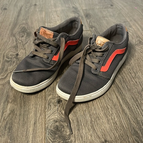 Women’s Vans Sneakers size 7 - Picture 1 of 5